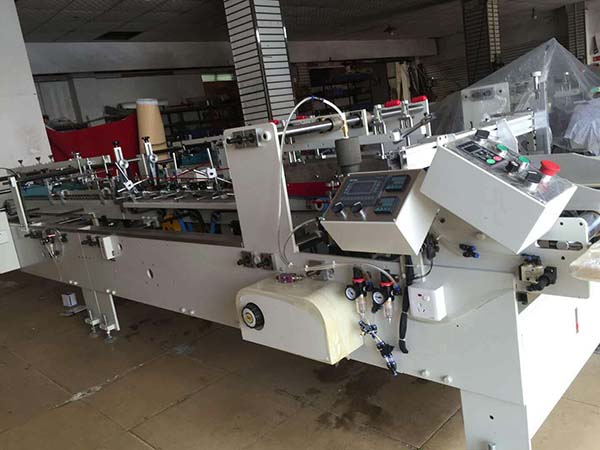 全自(zi)動膠盒機(ji)銷售