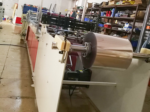 高效(xiao)全自(zi)動膠(jiao)盒機(ji)