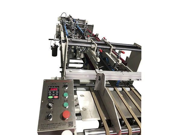 全(quan)自動膠盒(he)機加工過(guo)程中注意(yi)哪些細節(jie)？